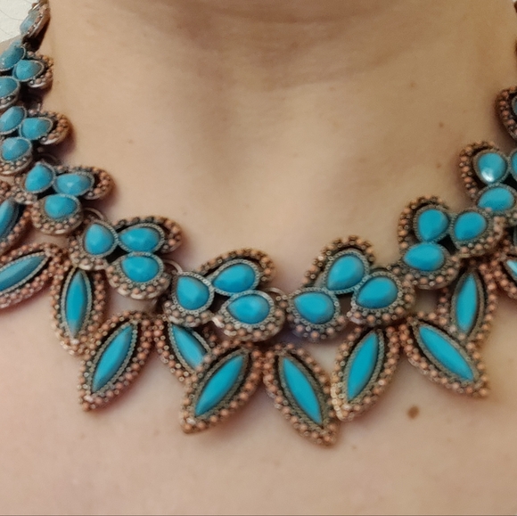 Stunning Turquoise and Coral Glass Statement Necklace Rare - Picture 4 of 15